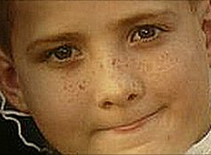 Menino britnico Steven Atkinson, 12, morreu no hospital aps ser atropelado quando pedalava sua bicicleta em 2009 