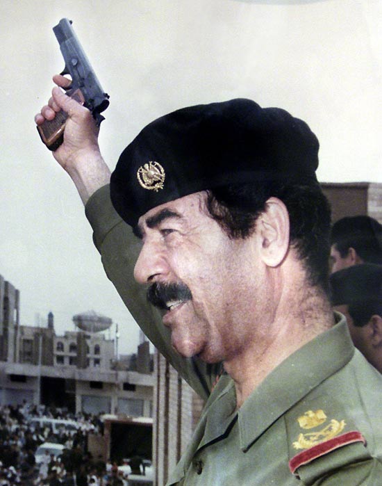 Fotografia mostra o ditador Saddam Hussein na regio de Anbar (Iraque), no fim da Guerra do Golfo