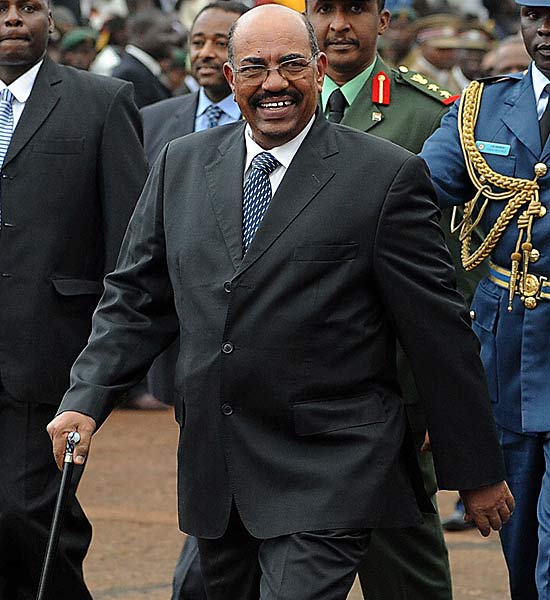 Ditador sudans, Omar Al Bashir, chega ao Qunia para promulgao da nova Constituio 