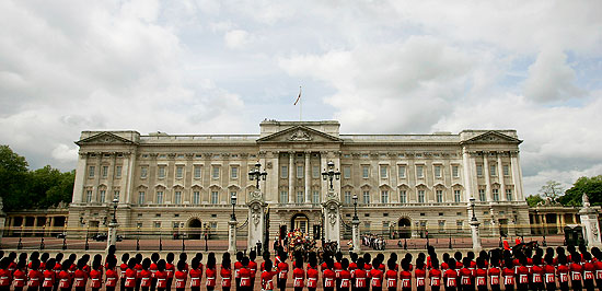 Palácio de Buckingham, em Londres; custo para aquecer o local passa de US$ 1,5 milhão por ano
