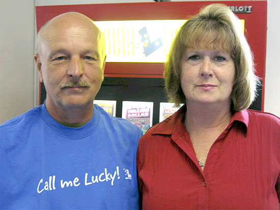 Foto sem data mostra Ernest e Betsy Pullen, casal sortudo que ganhou US$ 3 milhões em prêmios de loteria