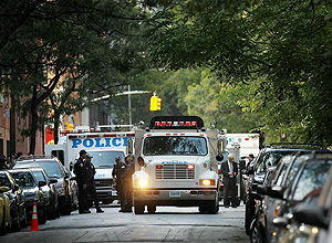Polcia de Nova York fecha entrada de cemitrio em que foram encontrados explosivos nesta segunda-feira