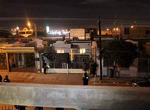 Casa em Ciudad Juárez onde ao menos 14 pessoas foram assassinadas  na última sexta-feira