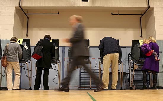 Eleitores votam em Alexandria, na Virgnia; democratas tentaram levar americanos s urnas para frear republicanos
