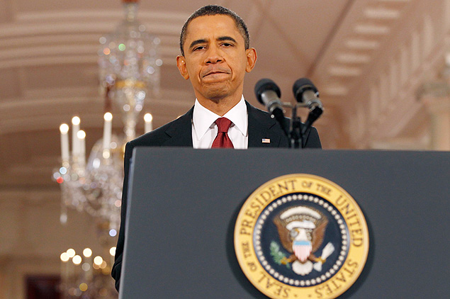 Obama se prepara para comear a entrevista coletiva na Casa Branca, um dia aps derrota dos democratas nas urnas