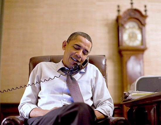O presidente dos EUA, Barack Obama, telefona ao futuro presidente da Câmara de Representantes, John Boehner
