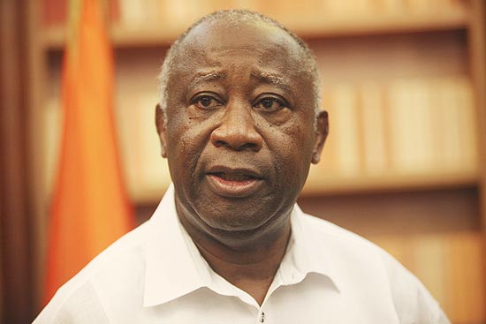Presidente Laurent Gbagbo d entrevista  agncia Associated Press e diz ignorar presso internacional