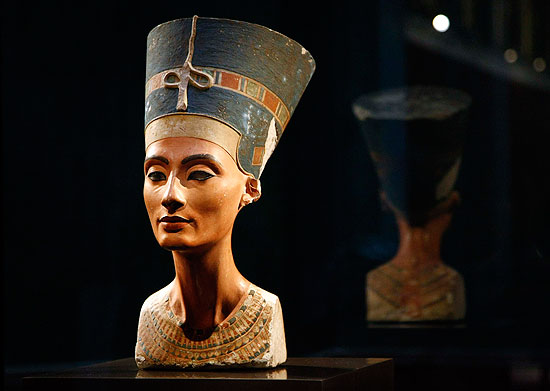 Imagem do busto da rainha Nefertiti, fotografado durante apresentao  imprensa no museu Neues, em Berlim