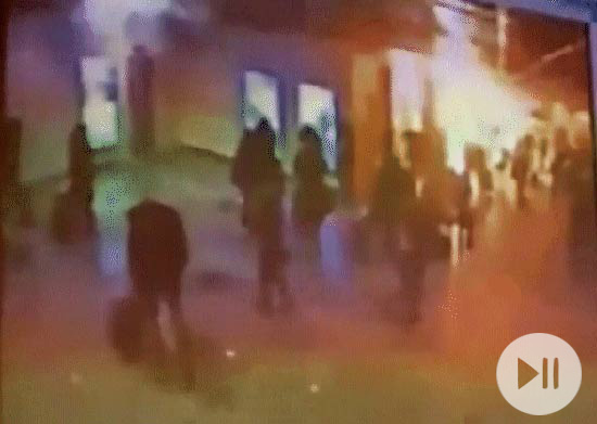 Cmera de segurana mostra momento da exploso no aeroporto de Moscou; clique e veja vdeo