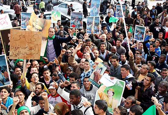 Problemas com pagamento de indenizaes do governo deram incio aos protestos contra o ditador da Lbia