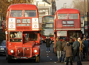 Ônibus de dois andares em Londres
