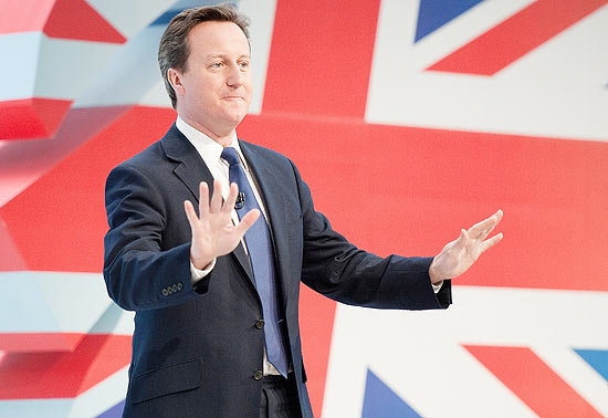 O premi britnico, David Cameron, que em conferncia do Partido Conservador disse que Gaddafi deve "partir"