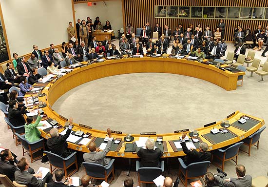 ONU aprovou medidas militares contra a Lbia; Frana disse que operaes podem comear em questo de horas