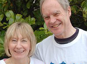 Ann Cross, 60, foi diagnosticada com a doena em 2000 e seu marido, Paul Cross, 64, descobriu o cncer no ano passado 