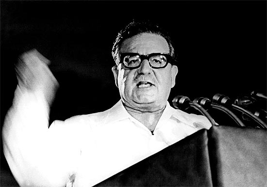 Ex-presidente chileno, Salvador Allende, cujo suicídio durante golpe de 1973 foi confirmado por perícia