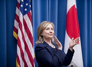 Porta-voz da secretria Hillary Clinton renuncia aps crticas a caso WikiLeaks