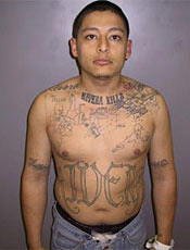 Tatuagem de membro de gangue leva polícia dos EUA a desvendar assassinato