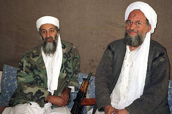Bin Laden com Ayman Al Zawahri, considerado o nmero 2 da Al Qaeda, em imagem de 2001, no Paquisto
