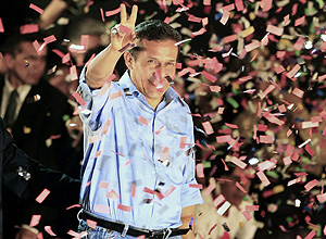 Presidente eleito do Peru, Ollanta Humala diz que o pas no pode se deixar abalar pelo mercado; clique aqui e veja vdeo