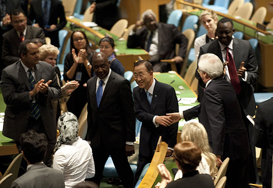 Ban Ki-moon entra na Assembleia Geral pouco antes do início da votação que o reelegeu como secretário-geral