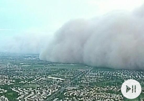 Tempestade de areia cobriu a cidade de Phoenix, no oeste dos Estados Unidos, na terça-feira; veja vídeo