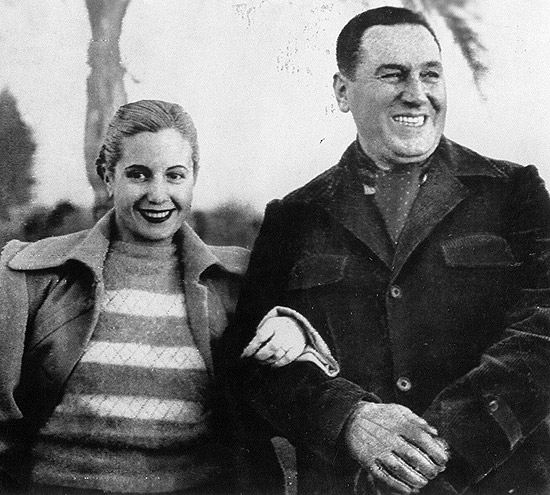 O presidente argentino Juan Domingo Perón e sua mulher, Evita Perón, em foto de 1950