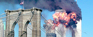 World Trade Center em chamas (Sara K. 
Schwittek-11.set.2001/Folhapress)