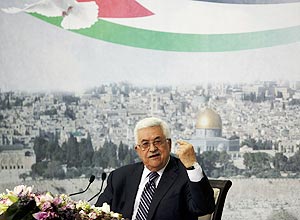 O lder da ANP, Mahmoud Abbas, no cedeu s presses dos EUA e da Unio Europeia e manteve iniciativa que levar  ONU