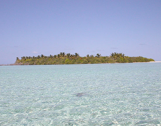 Imagem de uma das ilhas que compõem a República das Maldivas