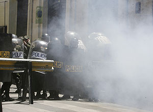 Nas ruas de La Paz, polícia agiu para conter manifestantes e mineiros lançaram dinamites durante intensos protestos