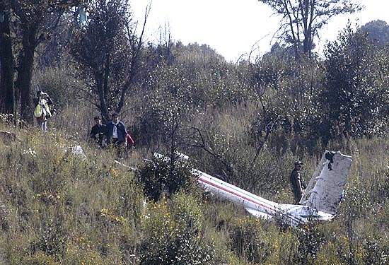 Equipes investigam queda de helicptero que matou o ministro do Interior do Mxico na ltima sexta-feira (11)