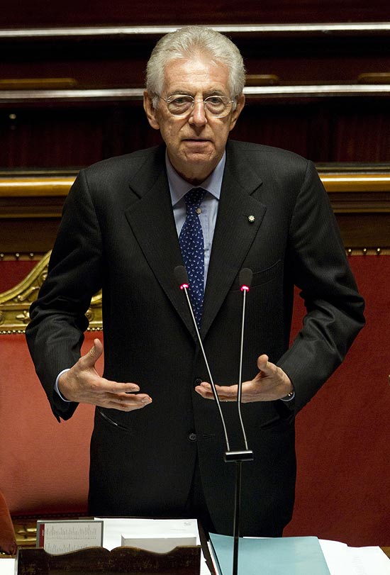 O premi italiano, Mario Monti, durante seu primeiro discurso ao Senado antes de receber votos de confiana