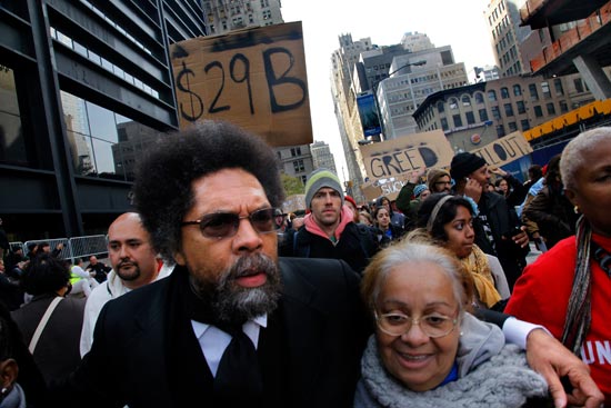 O professor, teólogo e ativista Cornel West participa de protesto &quot;Ocupe Wall Street&quot;, em Nova York