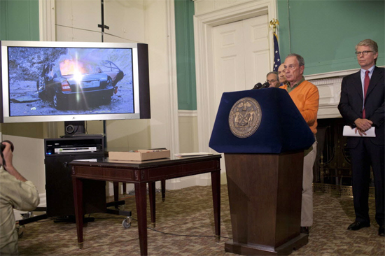 Prefeito de Nova York, Michael Bloomberg, anuncia a prisão de homem que planejava atentado a bomba na cidade