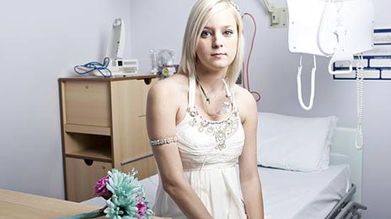 Kirstie Mills, que teve a saúde debilitada por fibrose cística e se recuperou com transplante de pulmão