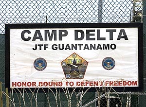 Nesta foto de abril de 2007, indicação da entrada do Campo Delta de Guantánamo, em Cuba