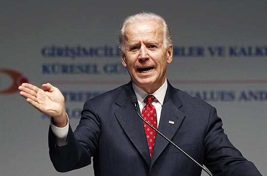 O vice-presidente dos Estados Unidos, Joe Biden, discursa durante visita  Turquia neste sbado