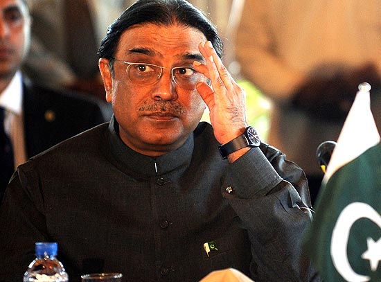 Presidente paquistanês, Asif Ali Zardari, que está hospitalizado e teria sofrido acidente vascular cerebral