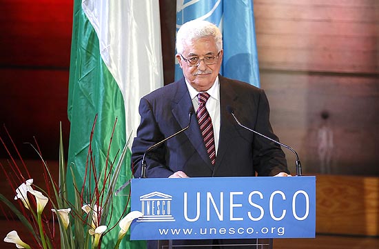 Presidente da Autoridade Palestina, Mahmoud Abbas, discursa em sede da Unesco em Paris