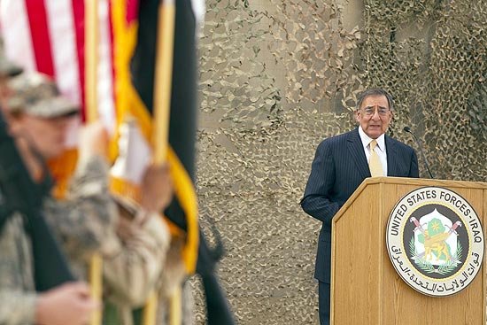Secretrio da Defesa dos EUA, Leon Panetta, discursa em evento que encerra guerra no Iraque