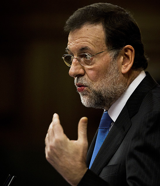 O líder do Partido Popular espanhol, Mariano Rajoy, fala durante sessão do Congresso ao ser nomeado premiê