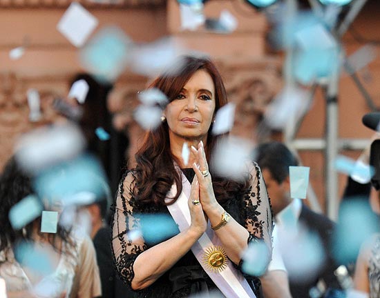 Cristina Kirchner é fotografada em cerimônia no começo do mês do lado de fora da Casa Rosada