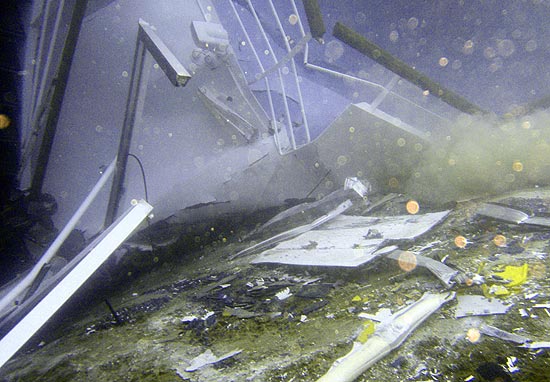 Imagem mostra avarias no casco do Costa Concordia; 29 pessoas continuam desaparecidas após desastre