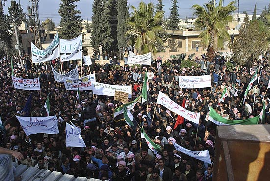 Protestos em Homs, na Síria; Liga Árabe pretende prolongar missão de observadores na Síria após reunião neste domingo