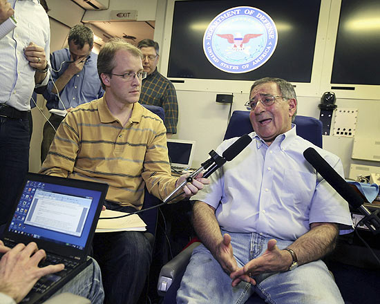 Secretário de Defesa americano, Leon Panetta, em entrevista no Quirguistão, nesta segunda-feira