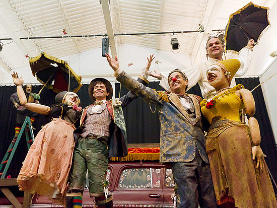 O Grupo Galpo durante a reestreia da pea 'Romeu e Julieta", em Londres
