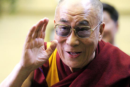 Líder espiritual tibetano, o dalai lama, diz temer que China tenha plano para envenená-lo 
