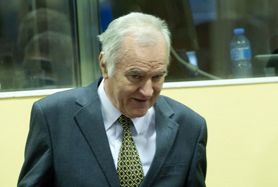  Ex-chefe militar Ratko Mladic é acusado do genocídio de quase 8 mil homens muçulmanos 