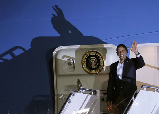 Barack Obama desembarca no aeroporto de Los Cabos, no México