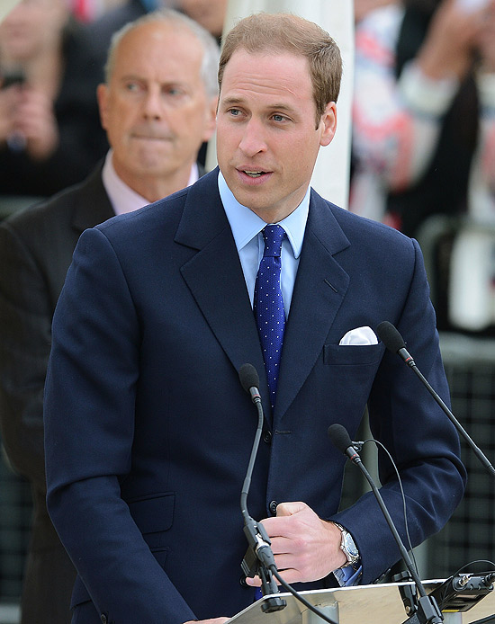 Popular entre os britânicos, príncipe William completa 30 anos